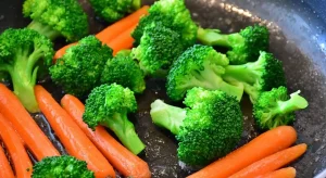 Read more about the article 5 Ways To Steaming Vegetables Without a Steamer and Its Benefits