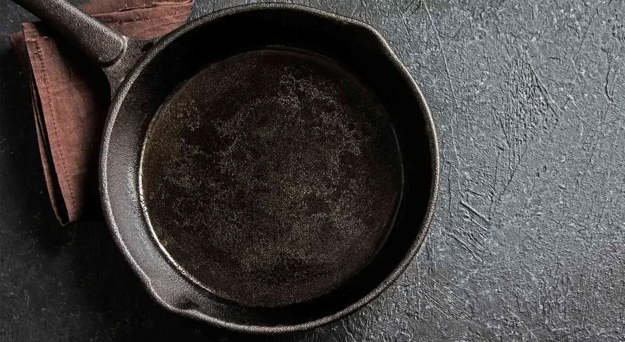 You are currently viewing How To Clean A Cast Iron Skillet Like A Pro? Quickest And Dirty Method
