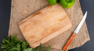 Read more about the article 9 Best Type Of Wood For Cutting Board In 2023: Beginner’s Guide